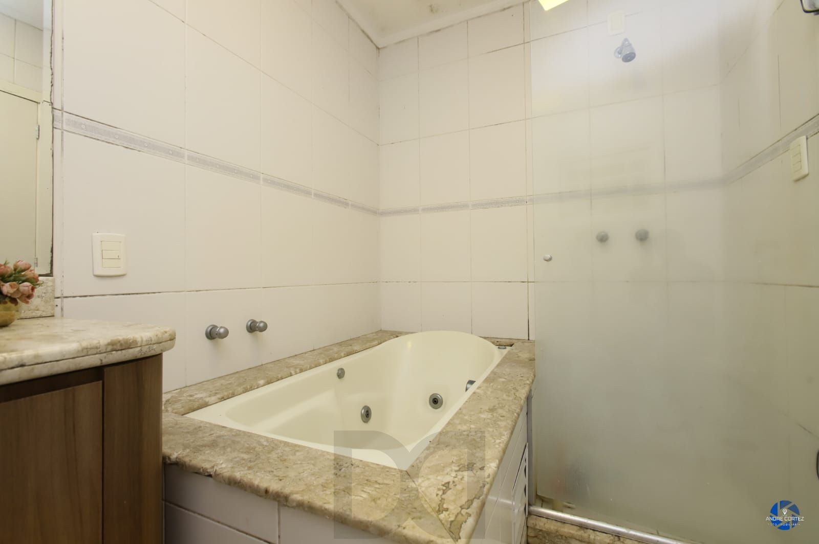 Casa com 4 dormitórios no Bairro Chácara das Pedras — foto 63