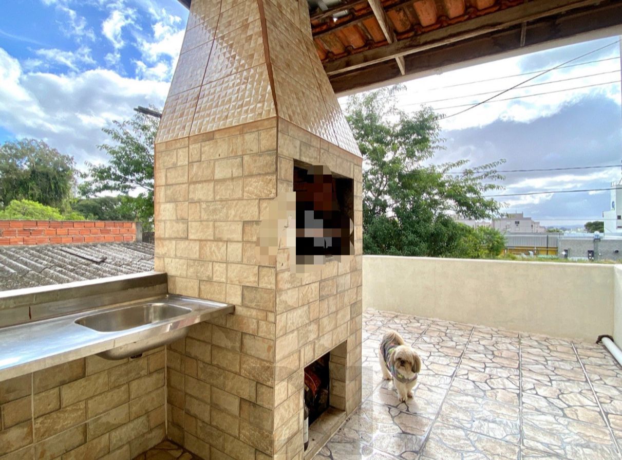 Casa Sobrado à venda com 3 dormitórios! no Morro Santana — foto 1
