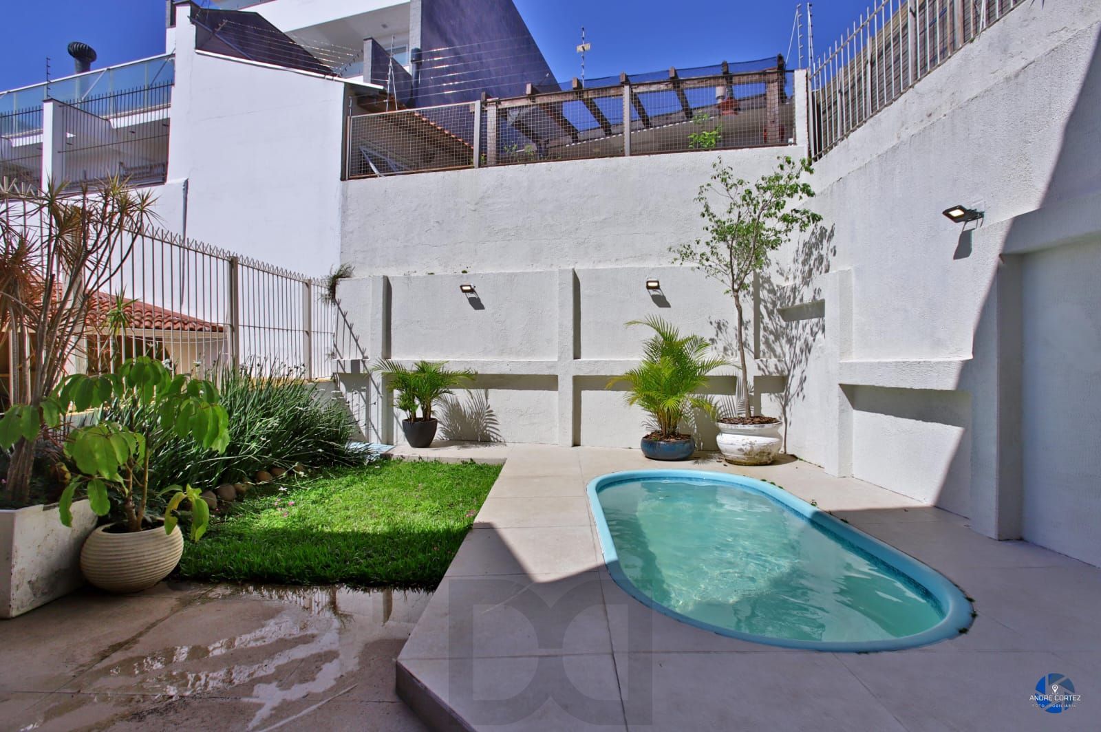 Casa de 3 dormitórios, 3 vagas e pátio com piscina bairro Chácara das Pedras. — foto 52