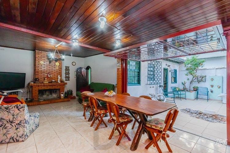 Casa com 6 quartos, 2 vagas e pátio no Bairro Higienópolis — foto 17