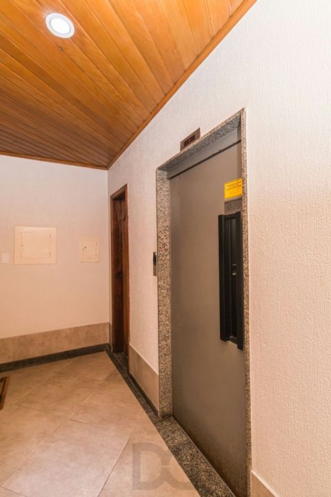 Cobertura com 4 quartos, 1 suíte e 2 vagas no bairro Passo da Areia. — foto 47