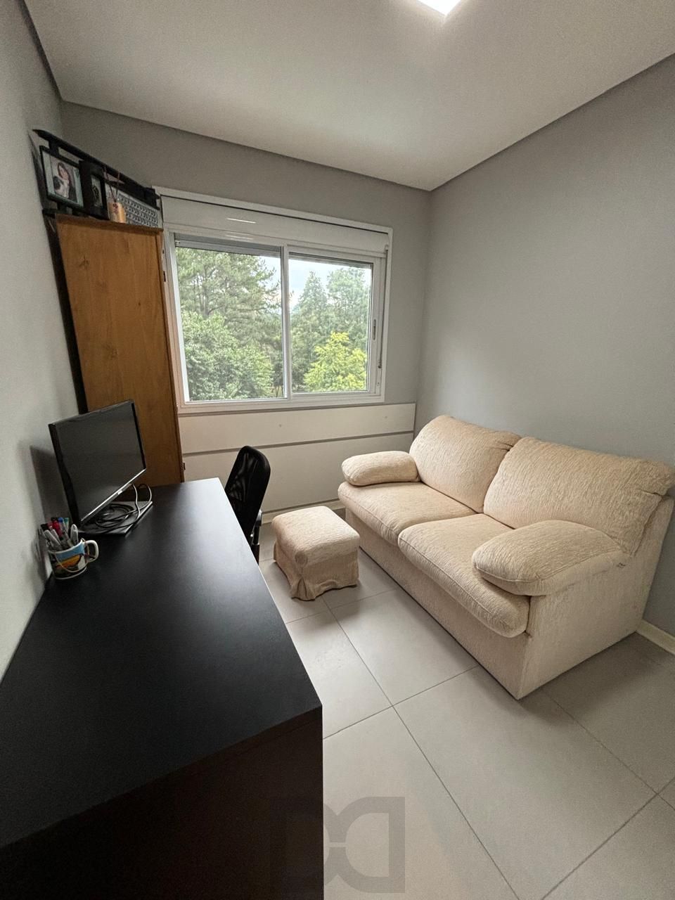 Apartamento de 2 dormitórios, elevador e 2 vagas no bairro Partenon — foto 16