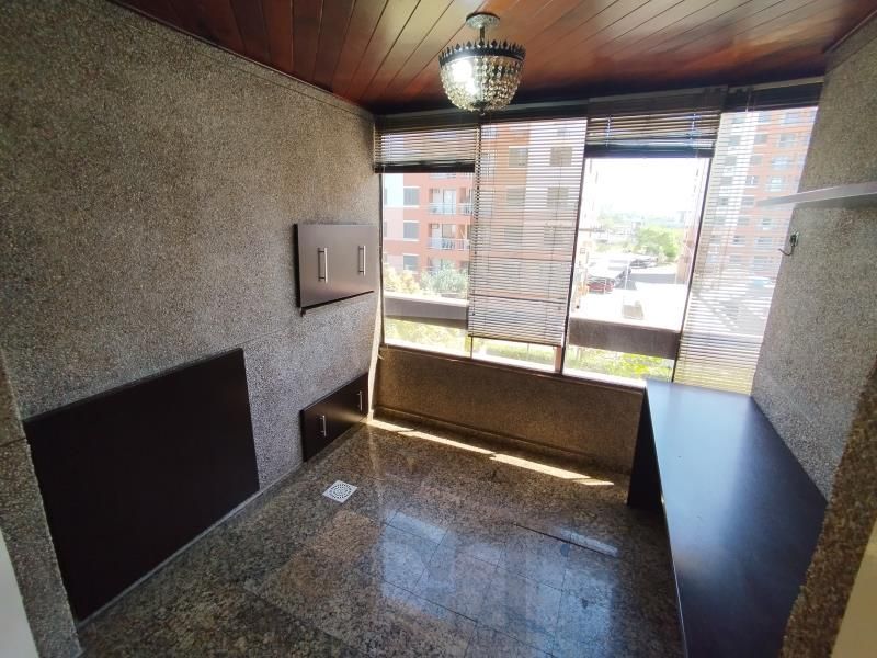 Apartamento 2 dormitórios, 1 vaga, churrasqueira e elevador no Cristo Redentor. — foto 5