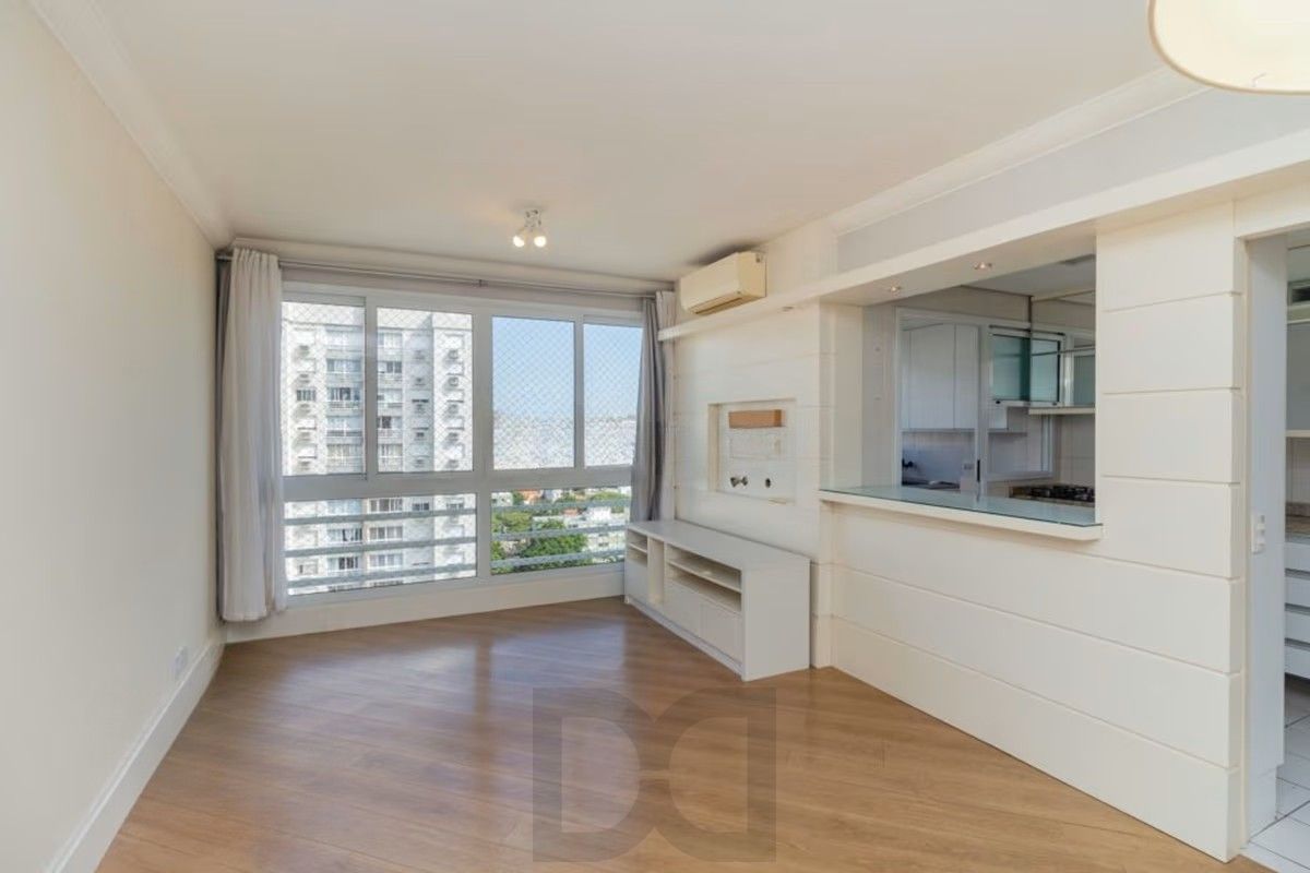 Apartamento 2 Dormitórios com Elevador e 2 Vagas à Venda no Jardim Botânico — foto 1