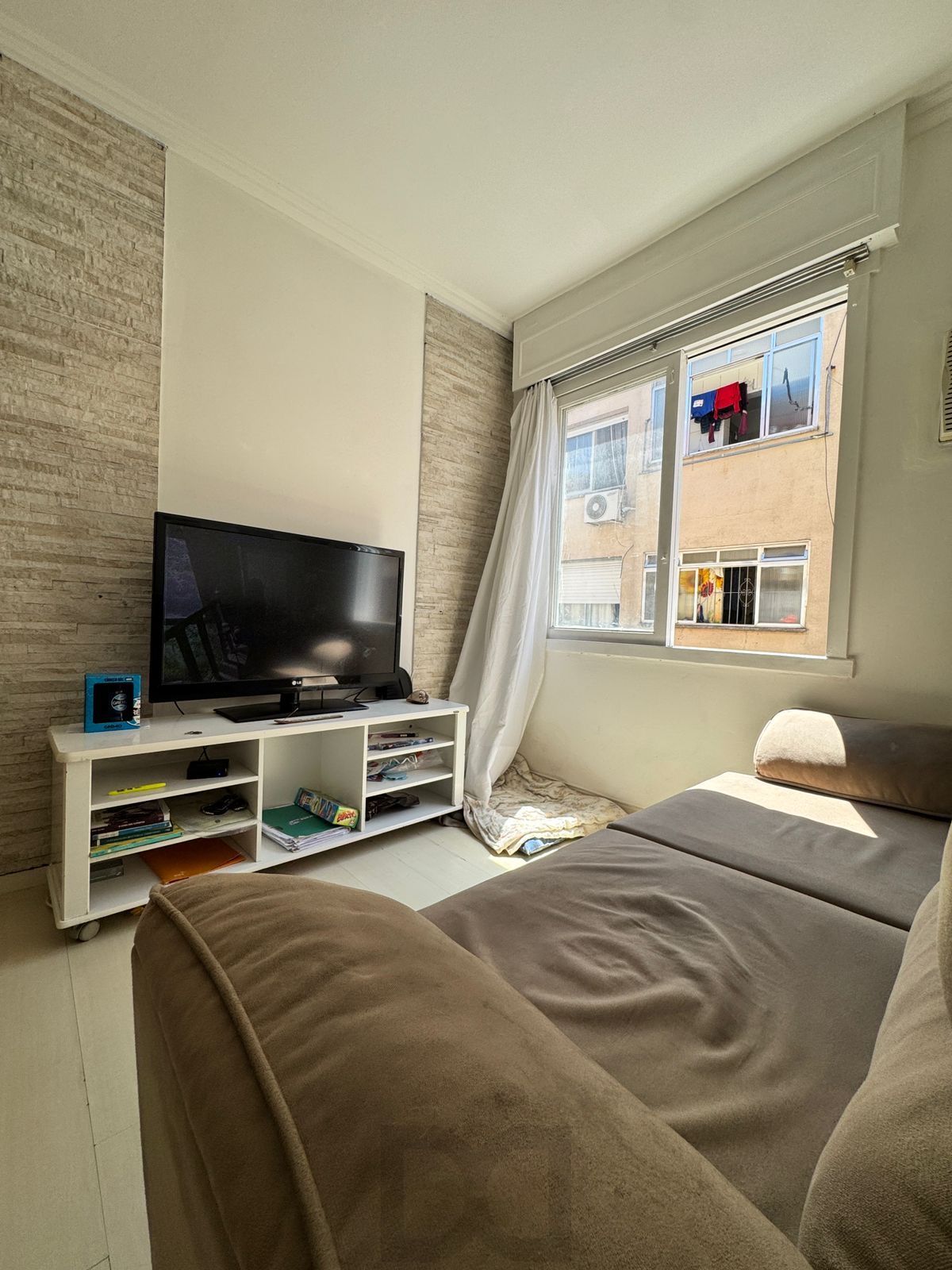 Apartamento 1 dormitório Semi mobiliado Bairro Jardim Leopoldina Porto Alegre — foto 1