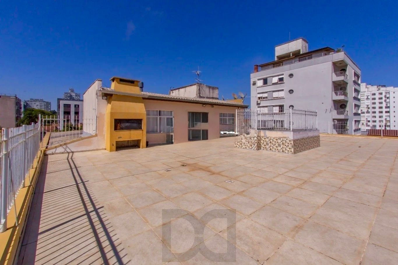 Apartamento no último andar com 1 dormitório 46m2 Bairro Cristal BarraShopping — foto 18