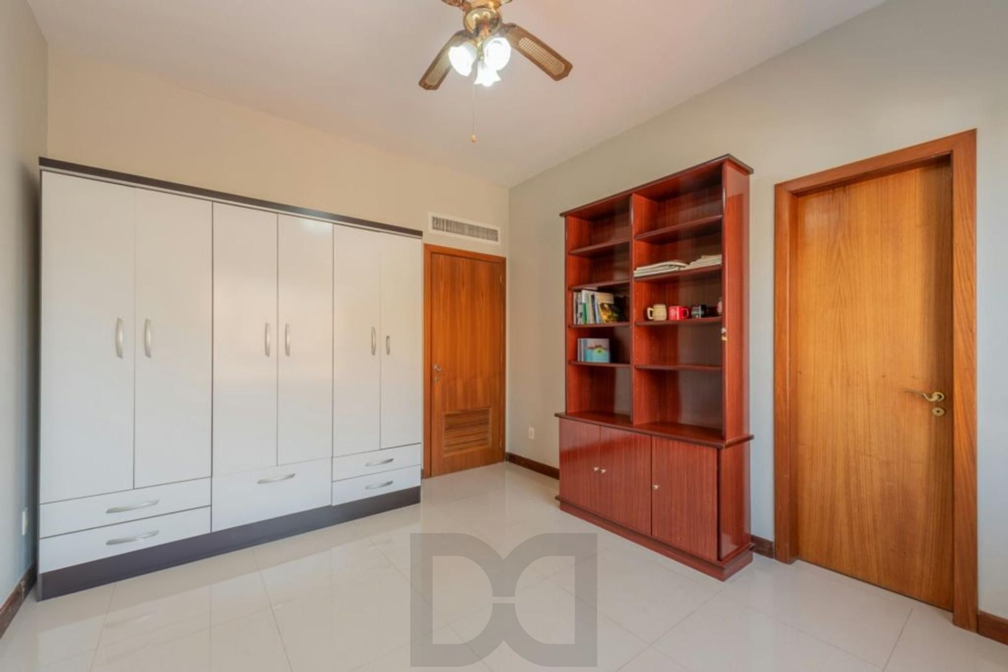 Apartamento de 4 dormitórios, 2 suítes, 2 vagas e elevador na Castro Alves. — foto 35