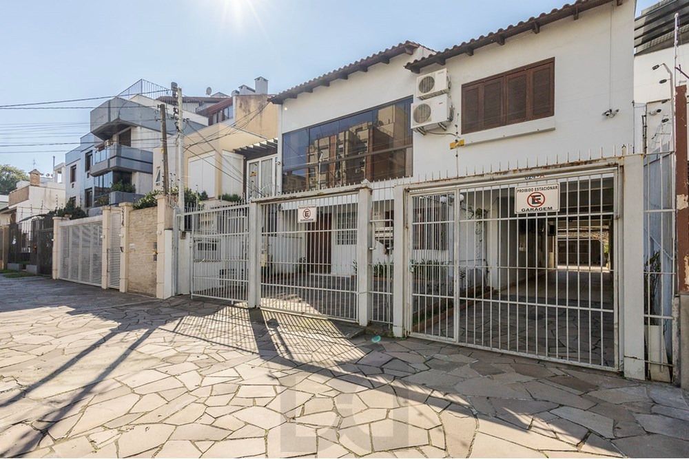 Casa com 4 quartos, 7 vagas e pátio no Bairro Higienópolis — foto 3