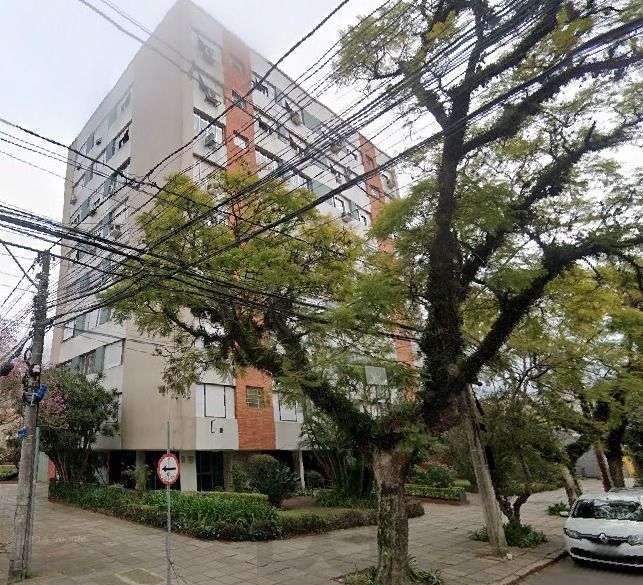 Apartamento com 2 dormitórios e 1 vaga de garagem e elevador no Bairro Floresta — foto 1