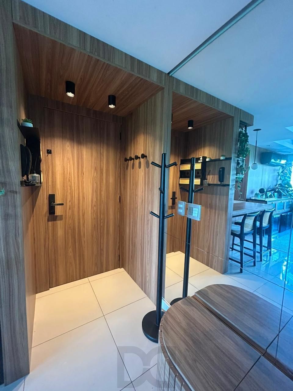 Apartamento com 3 quartos, 1 suíte, 2 vagas e elevador no bairro Petrópolis — foto 39