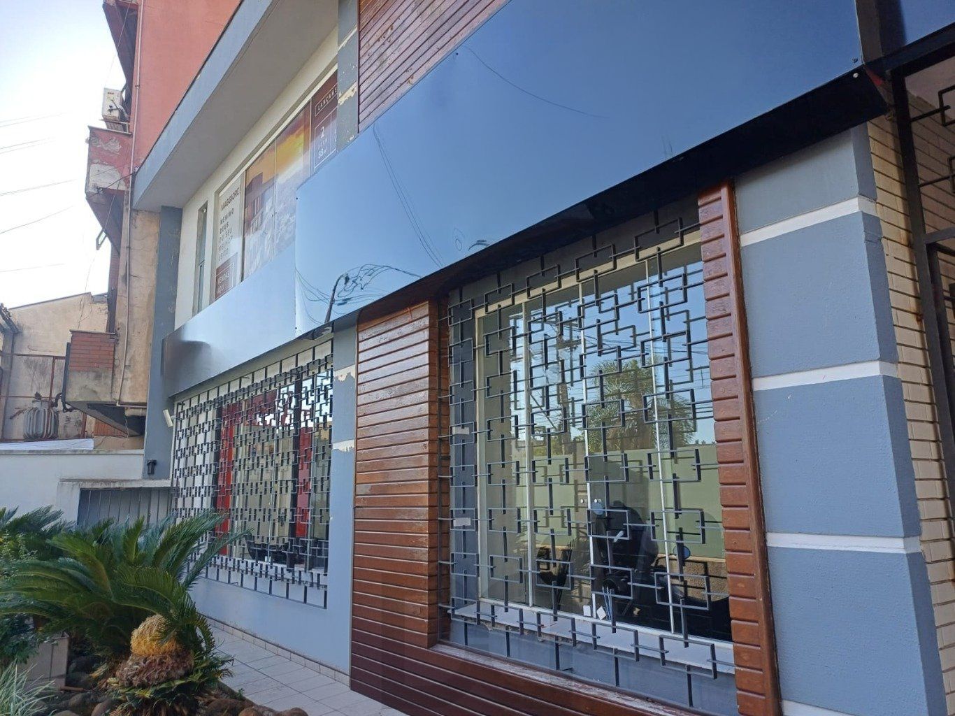 Casa com 3 quartos, 3 banheiros, 300m² e 8 vagas no Menino Deus. — foto 33