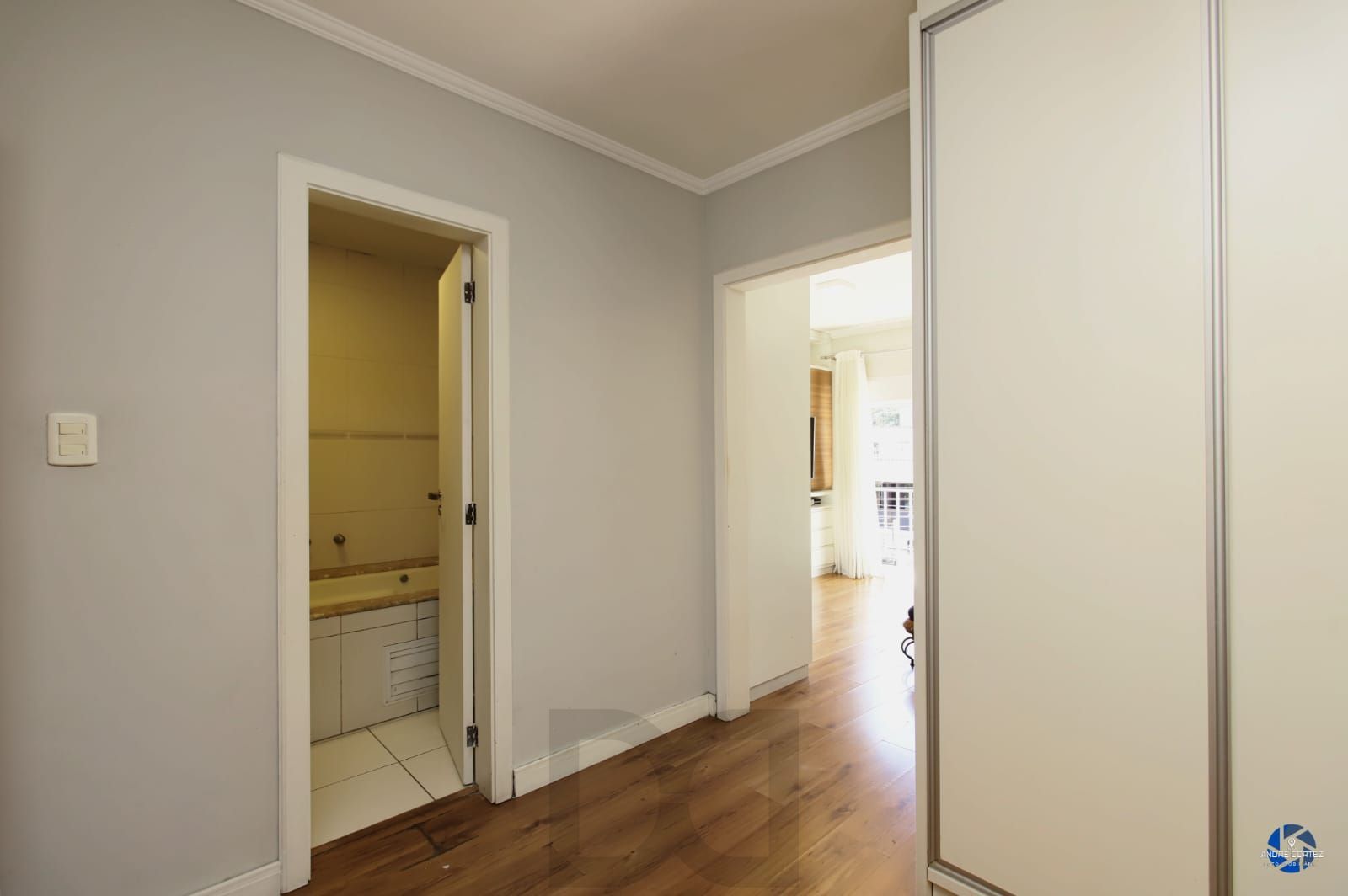 Casa de 3 dormitórios, 3 vagas e pátio com piscina bairro Chácara das Pedras. — foto 21