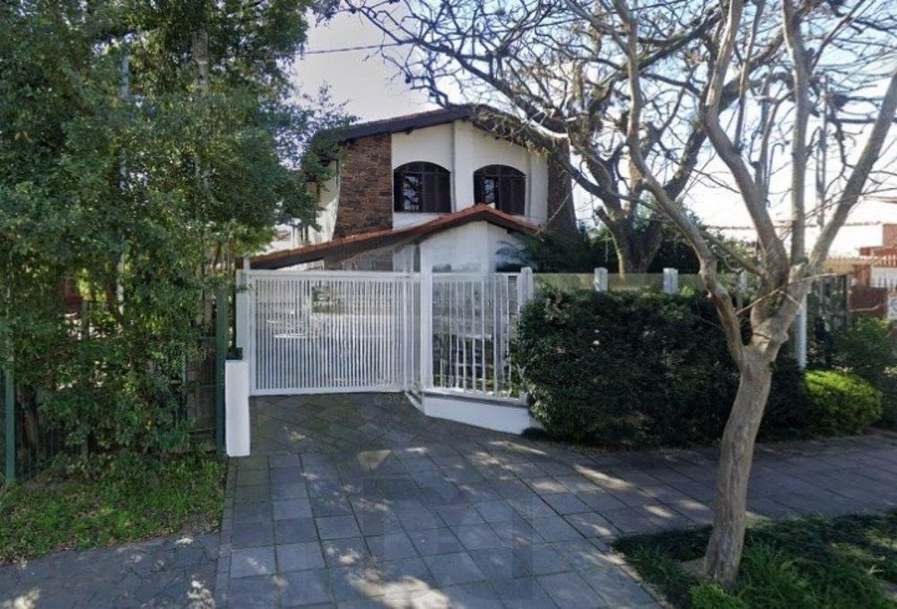 Casa de 3 quartos, piscina, churrasqueira, 7 vagas no bairro Tristeza — foto 20