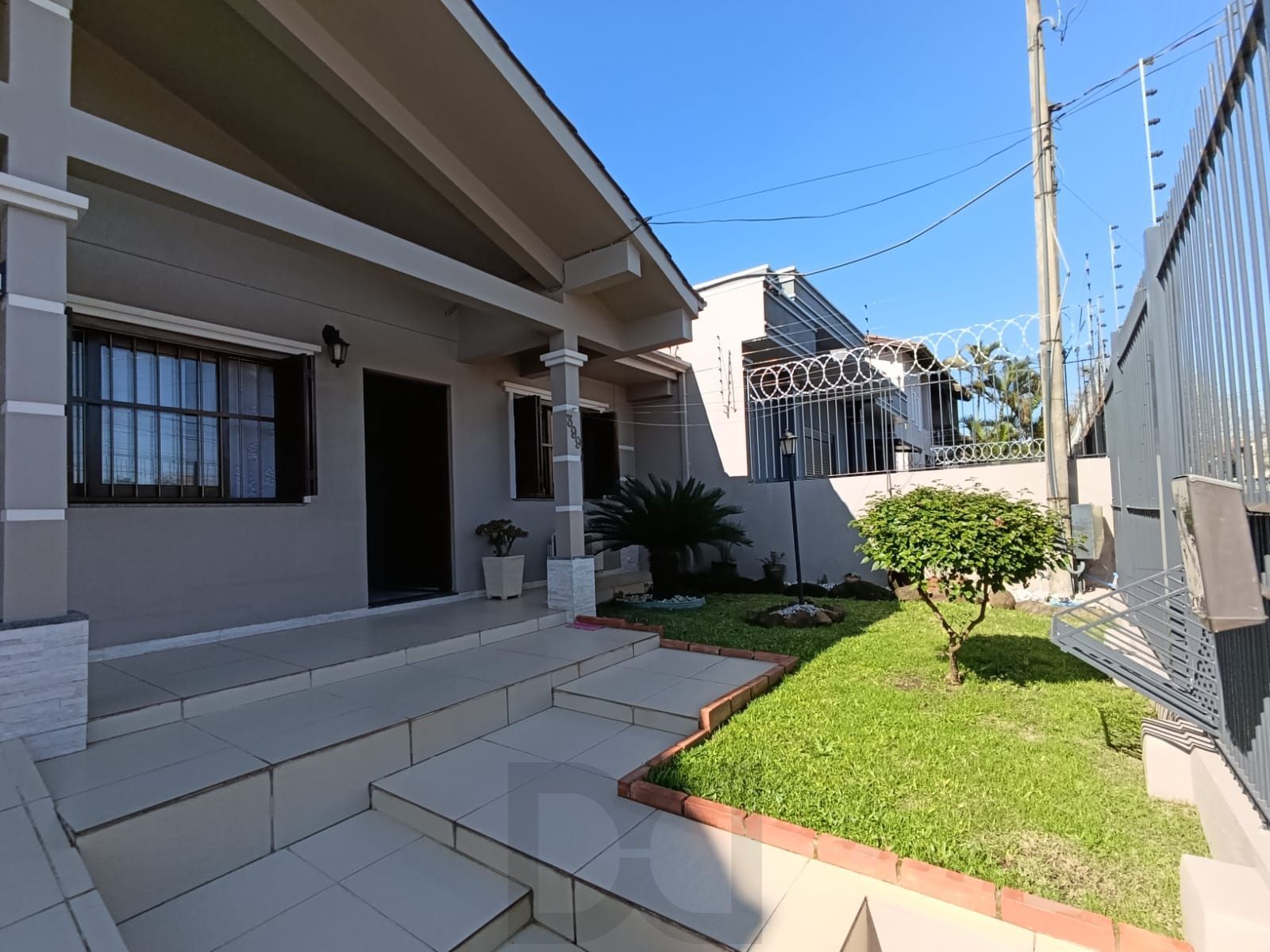 Casa de 3 quartos,suíte,churrasqueira, 3 vagas no bairro Sarandi — foto 45