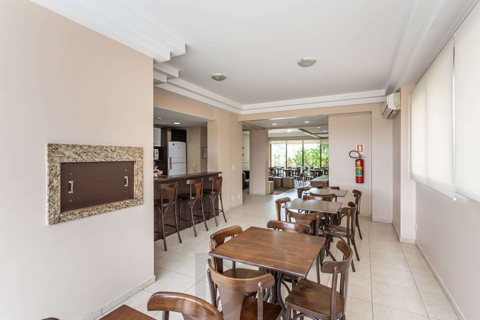 Apartamento de 97m², 2 dormitórios,1suíte, 3 vagas de garagem no Jardim Botânico — foto 72