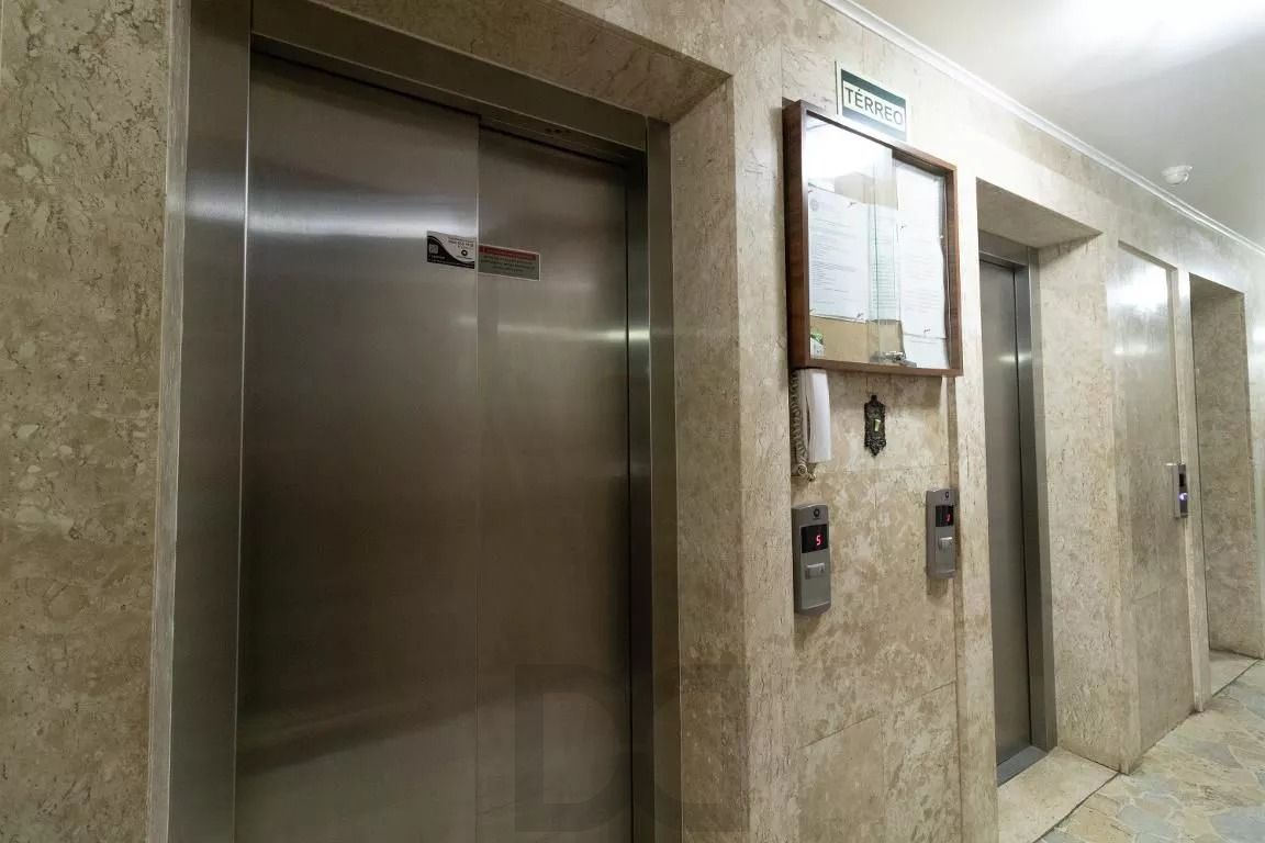 Apartamento com 4 quartos, 3 banheiros no Bairro Centro Historico. — foto 15