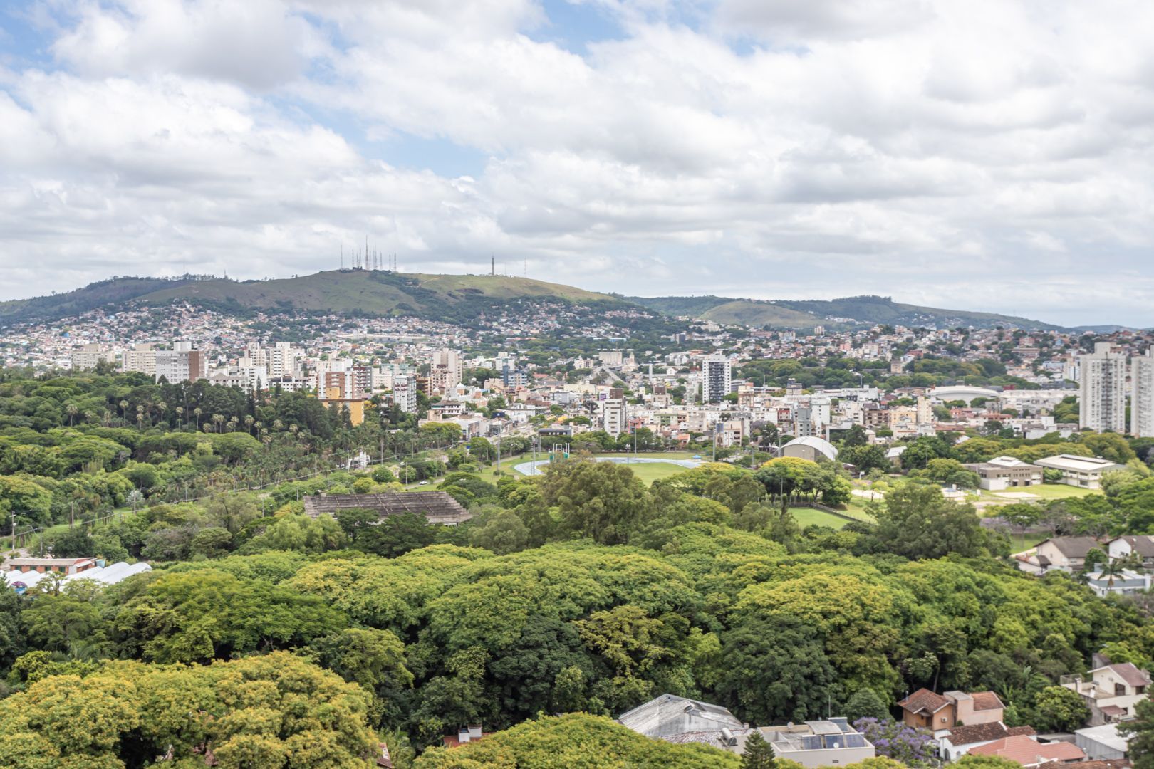 Apartamento de 97m², 2 dormitórios,1suíte, 3 vagas de garagem no Jardim Botânico — foto 13