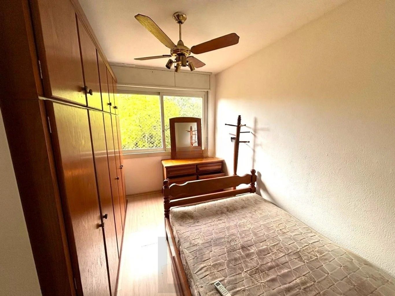Apartamento com 1 quarto, mobiliado e sol da manha no bairro Morro Santana — foto 9