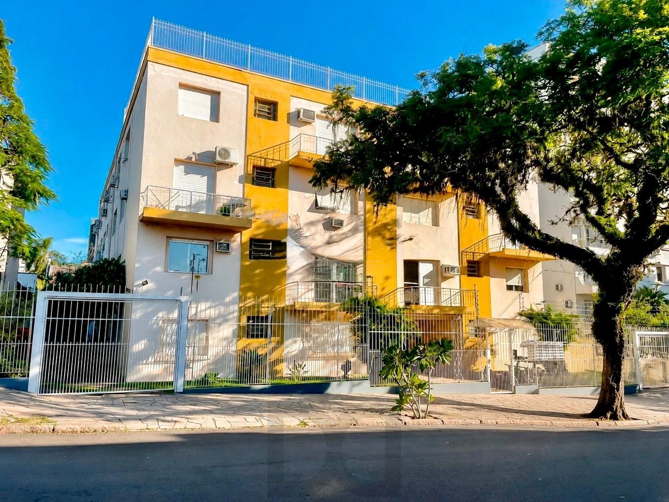 Apartamento no último andar com 1 dormitório 46m2 Bairro Cristal BarraShopping — foto 1