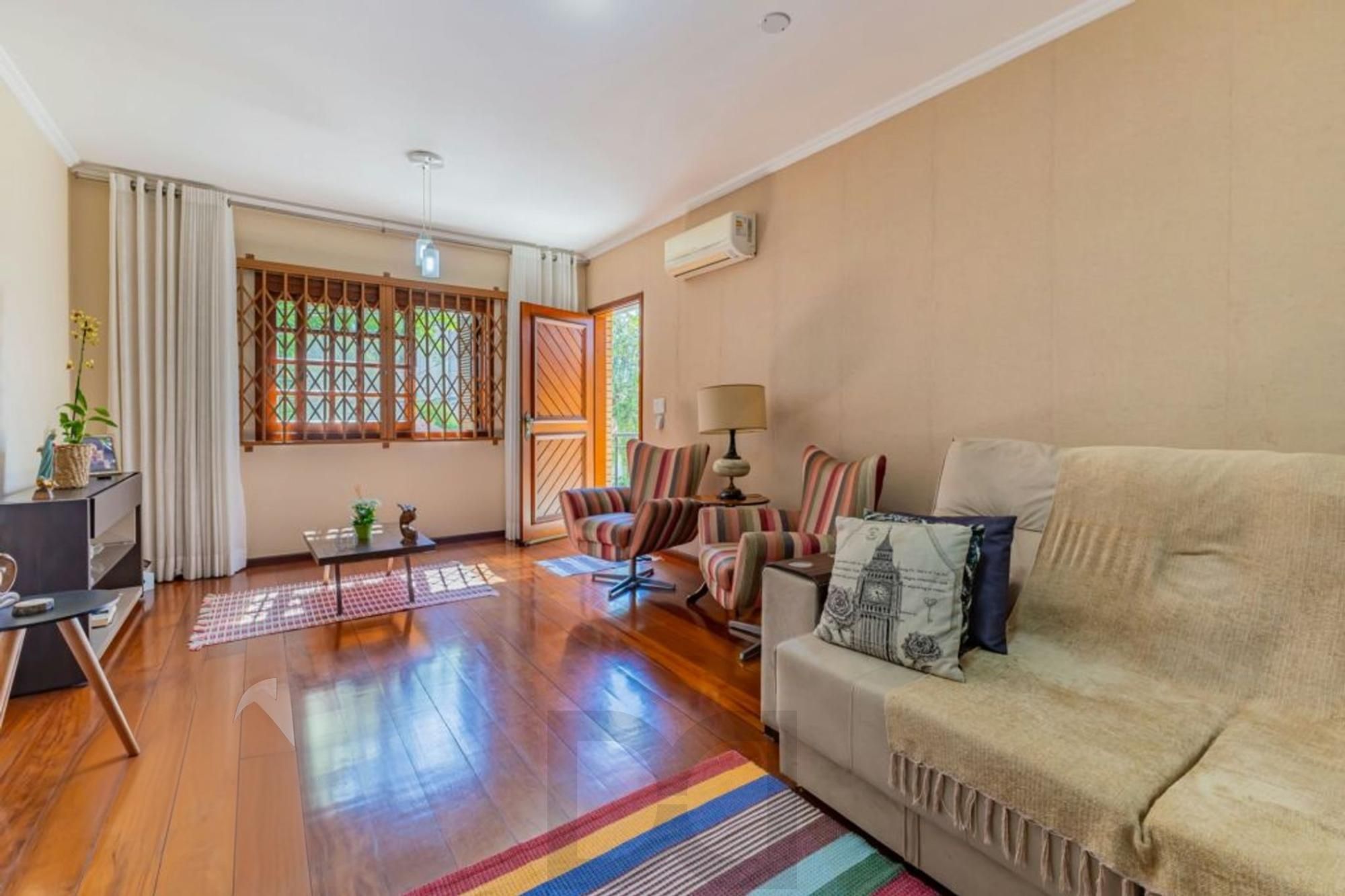 Casa com 1.640,00m², 3 dormitórios, 4 vagas à venda Rua Marista. — foto 1