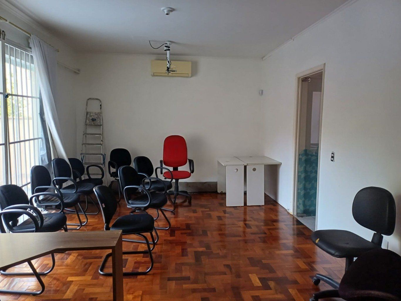 Casa com 3 quartos, 3 banheiros, 300m² e 8 vagas no Menino Deus. — foto 18