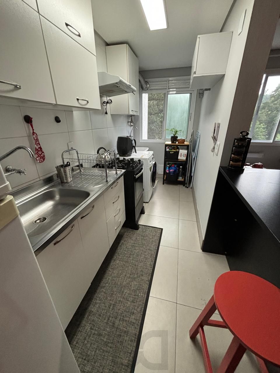 Apartamento de 2 dormitórios, elevador e 2 vagas no bairro Partenon — foto 7
