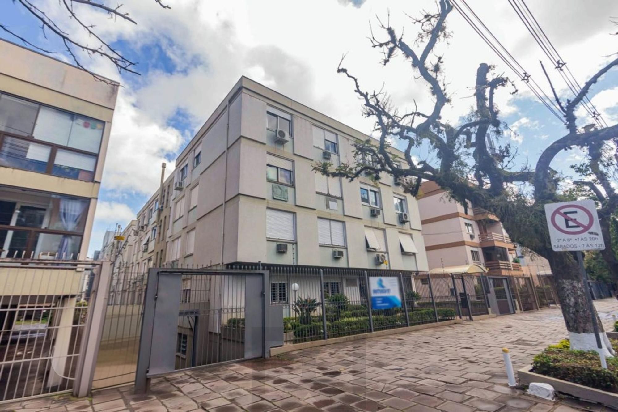 Apartamento 3 quartos, 1 suíte, 2 vagas no Petrópolis. — foto 2