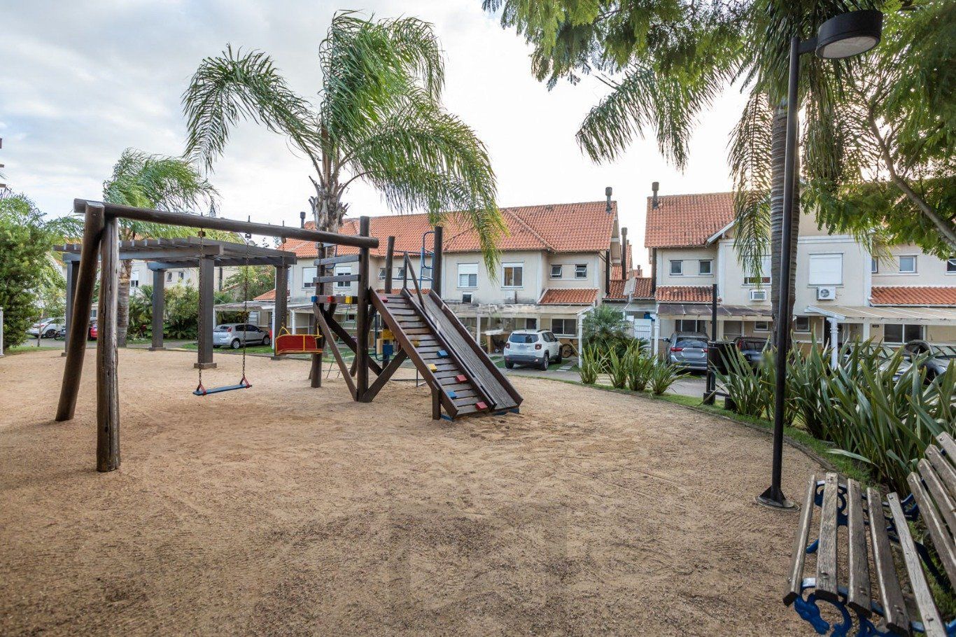 Casa com 4 quartos e 2 vagas em condomínio fechado no Bairro Ecoville. — foto 32