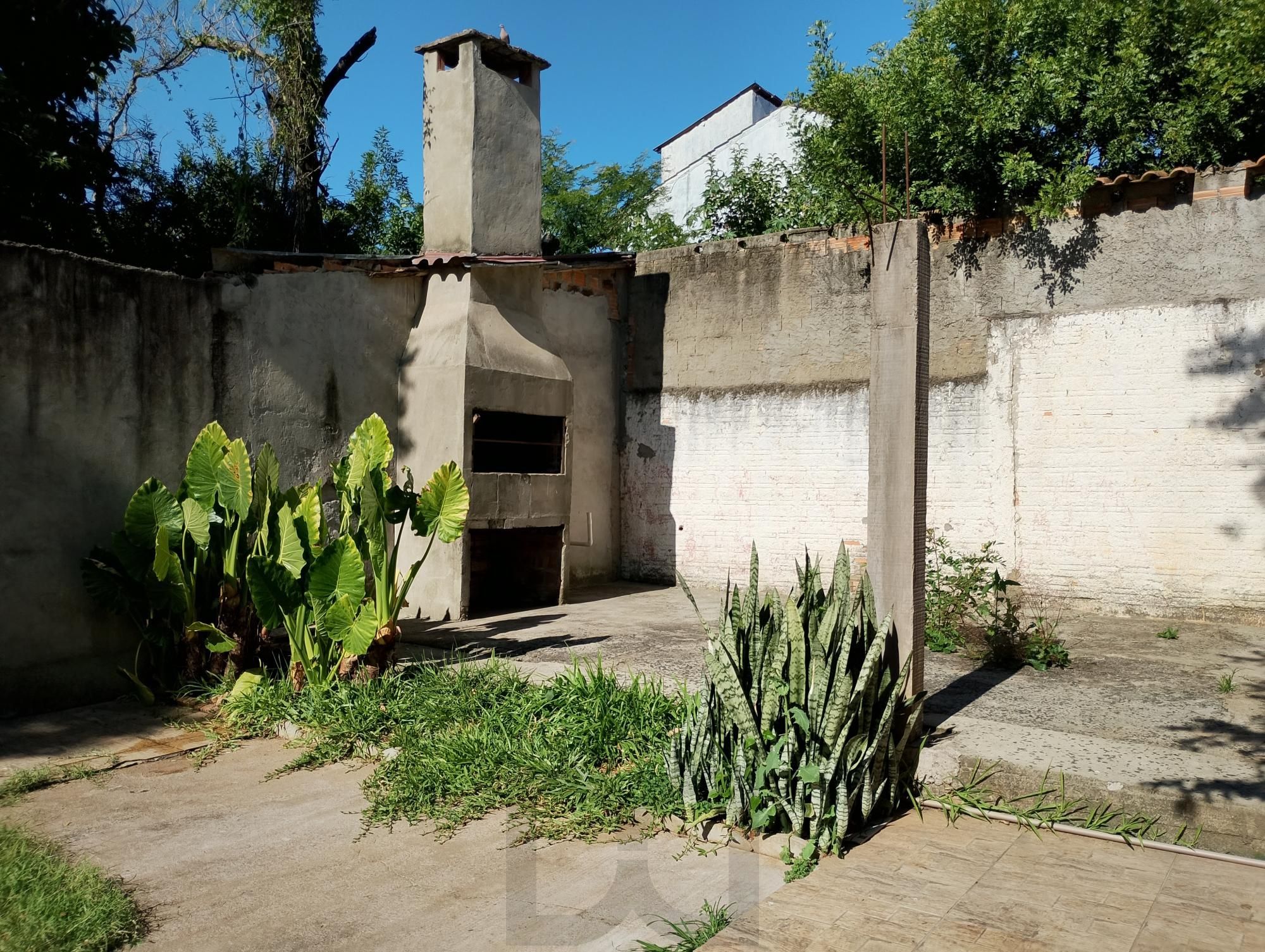 Casa com 3 quartos, 4 vagas de garagem e com pátio no bairro Parque Santa Fé — foto 44