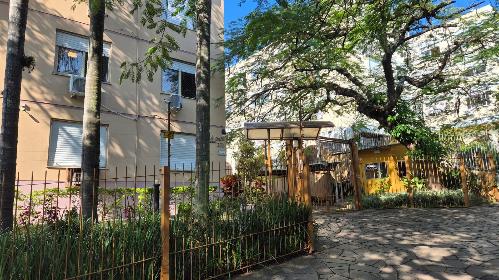 Apartamento de 2 dormitórios no Bairro Santo Antônio. — foto 2