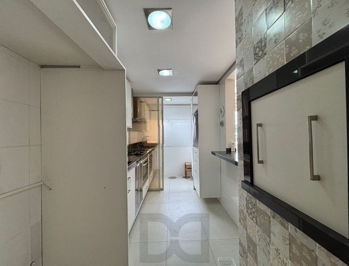 Apartamento com 2 dormitórios sendo 1 suíte, com churrasqueira e vaga coberta. — foto 17