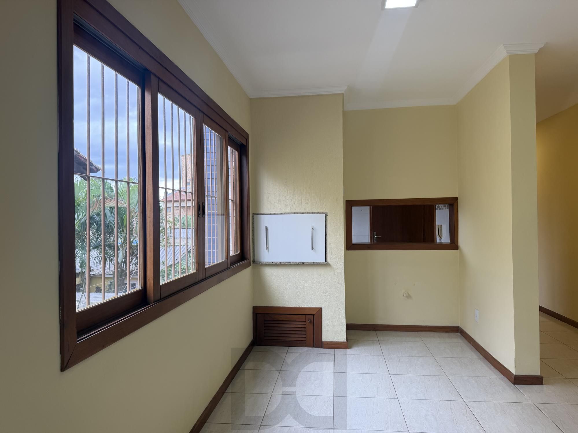 Apartamento Garden com 2 dormitórios, sendo 1 suíte, churrasqueira e lareira, 2 vagas de garagem cobertas. — foto 4