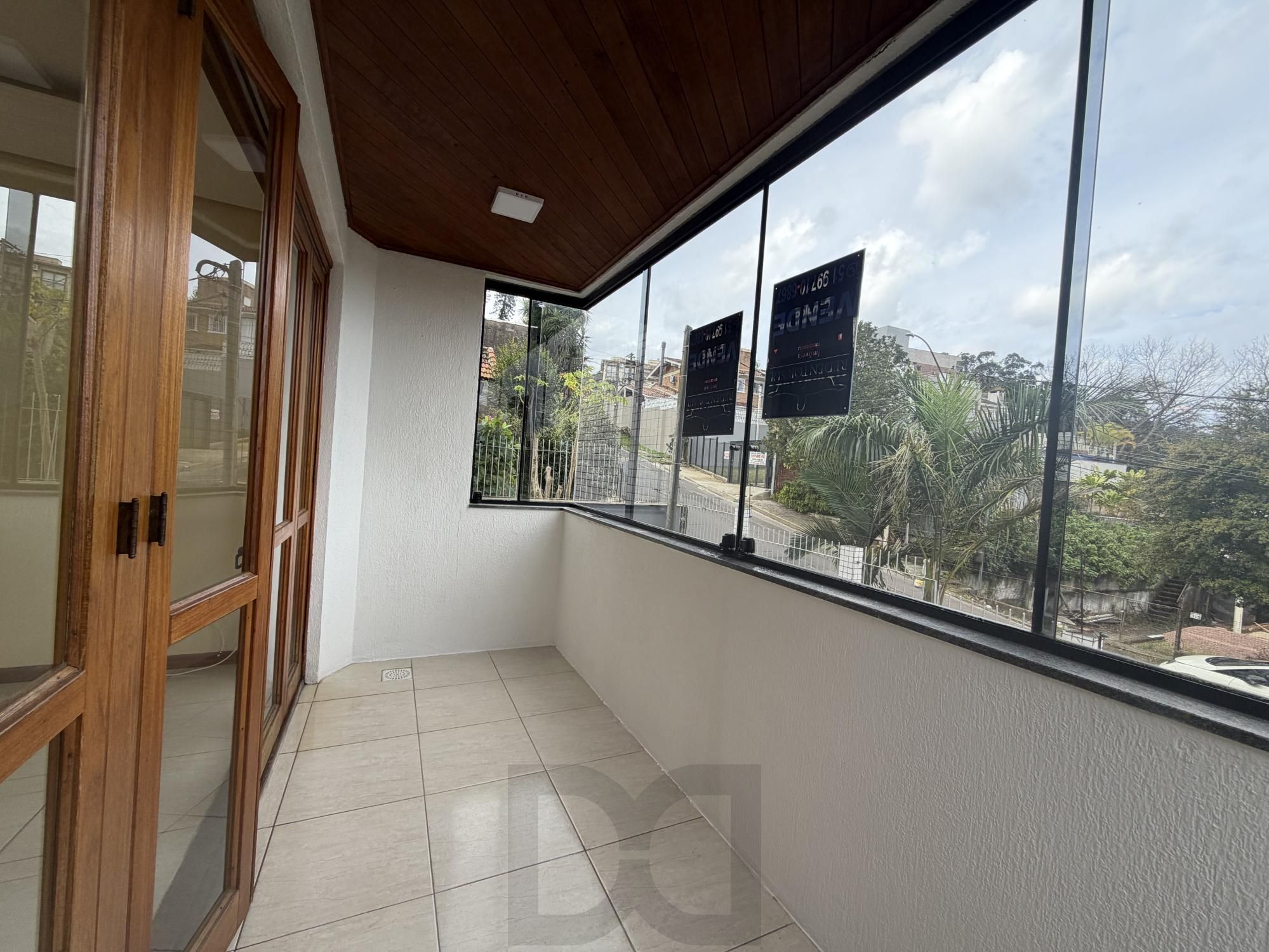 Apartamento Garden com 2 dormitórios, sendo 1 suíte, churrasqueira e lareira, 2 vagas de garagem cobertas. — foto 7