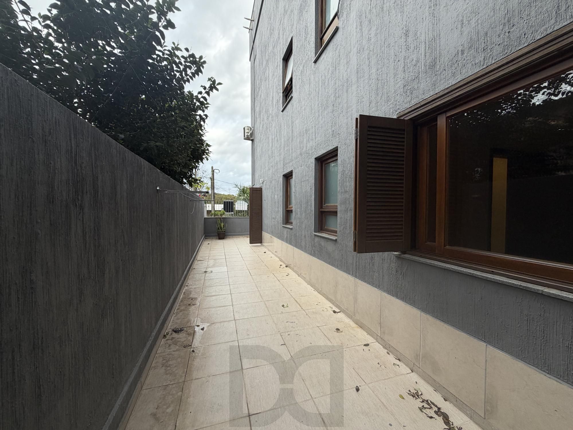 Apartamento Garden com 2 dormitórios, sendo 1 suíte, churrasqueira e lareira, 2 vagas de garagem cobertas. — foto 24