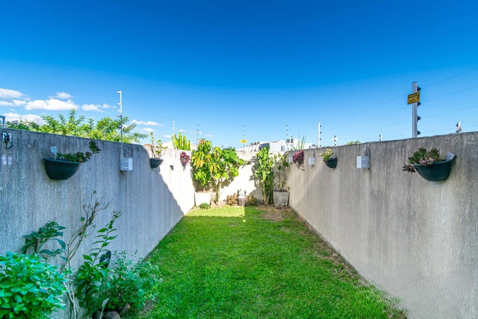 Excelente sobrado, semimobiliado, com 77m², 2 dormitórios e 1 vaga de garagem, para locação no Hípica Boulevard – Zona Sul. — foto 25