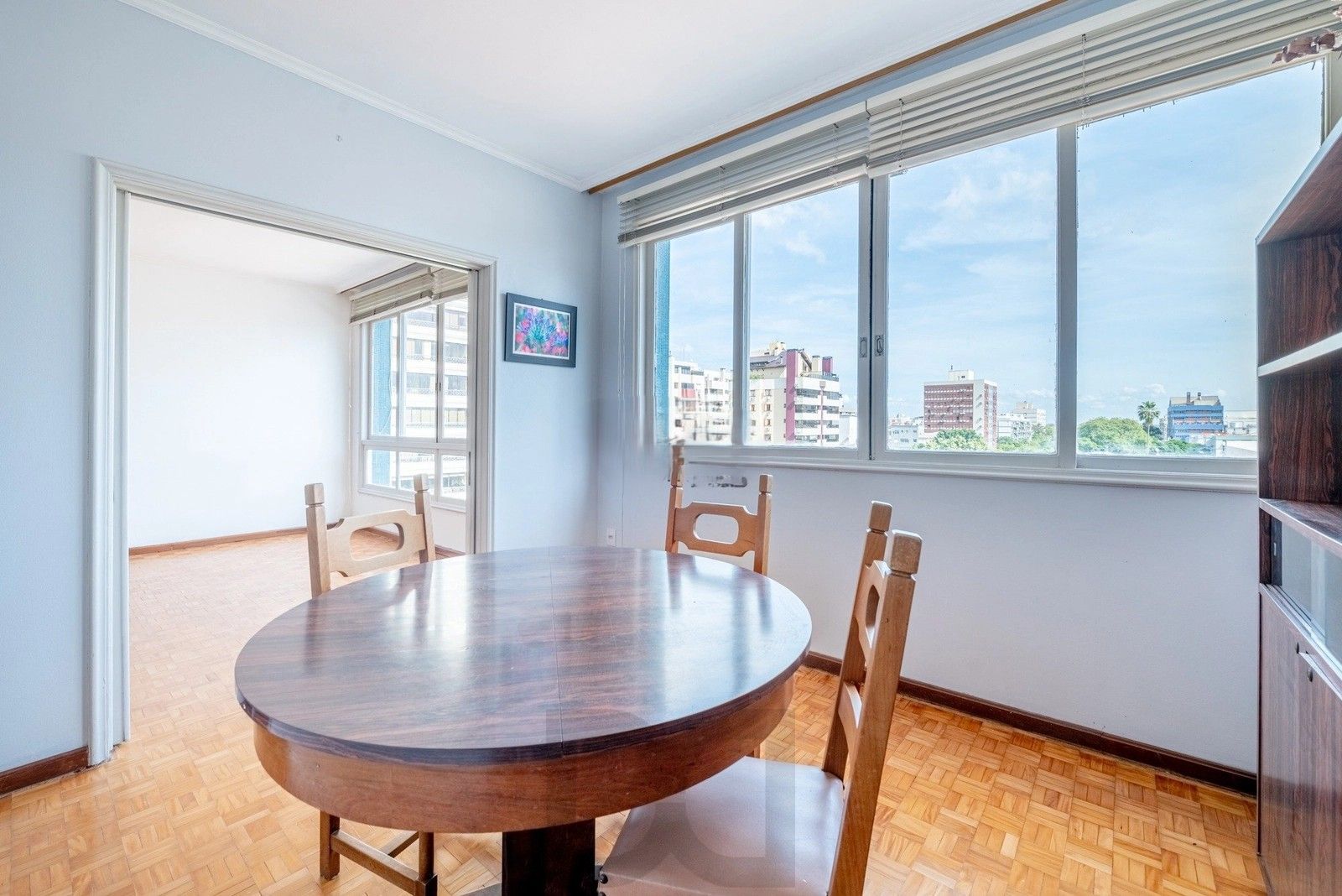 Excelente apartamento com 132m², 3 dormitórios e 2 vagas de garagem, no coração do bairro Menino Deus. — foto 3