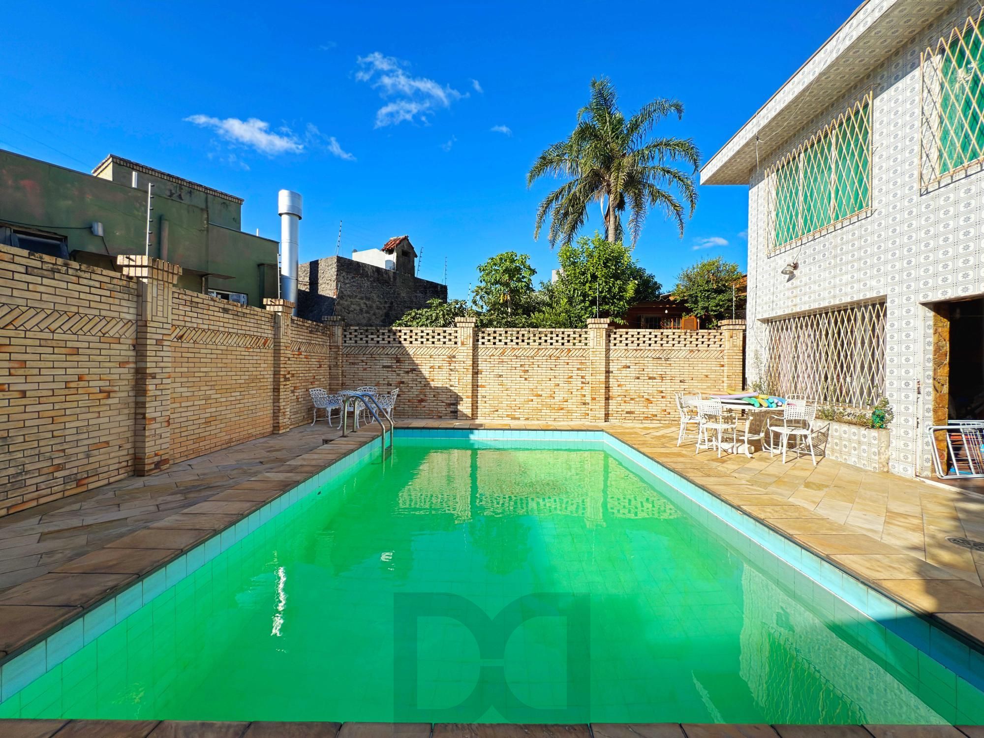 Ótima residência com 4 dormitórios, lareira e piscina no coração do bairro Tristeza. — foto 38