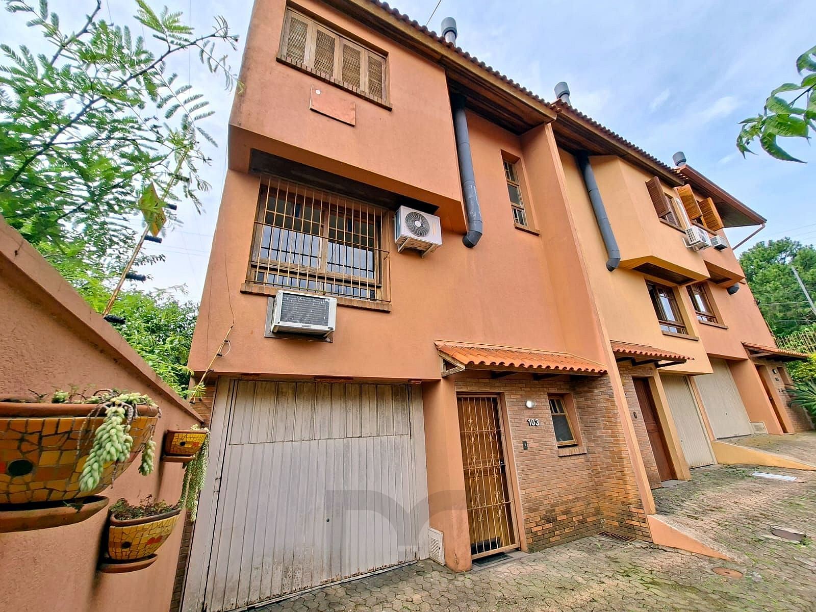 Casa com 3 quartos para alugar no bairro Espírito Santo, em Porto Alegre, RS — foto 1