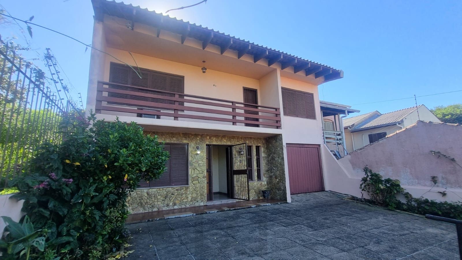 Ótima Residência com 5 dormitórios e 2 suítes. Bairro Santa Tereza. — foto 4