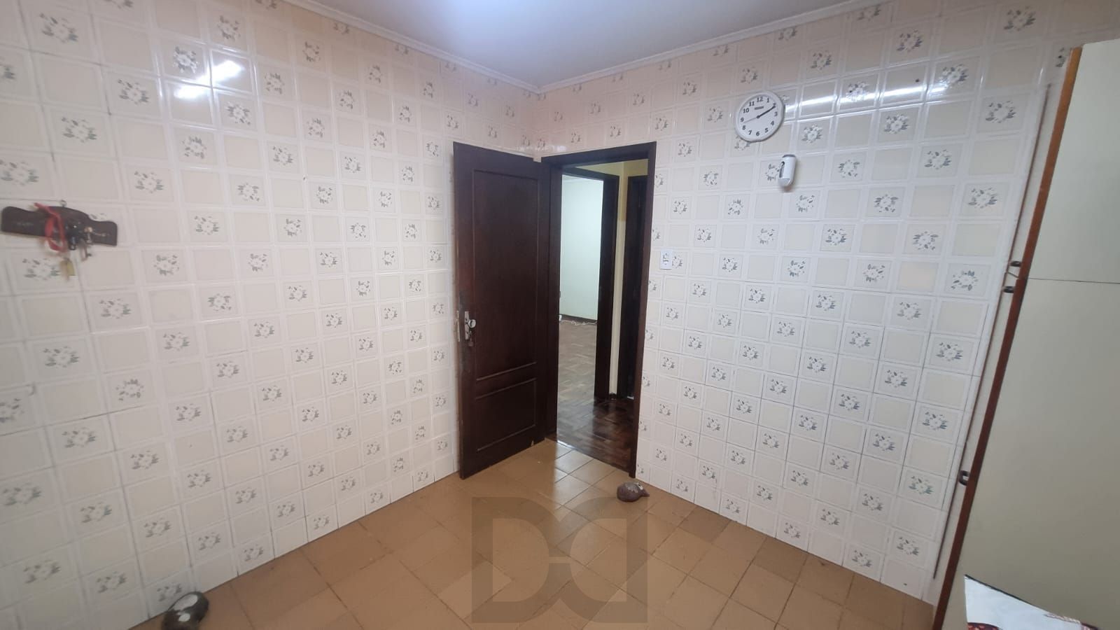 Ótima Residência com 5 dormitórios e 2 suítes. Bairro Santa Tereza. — foto 32