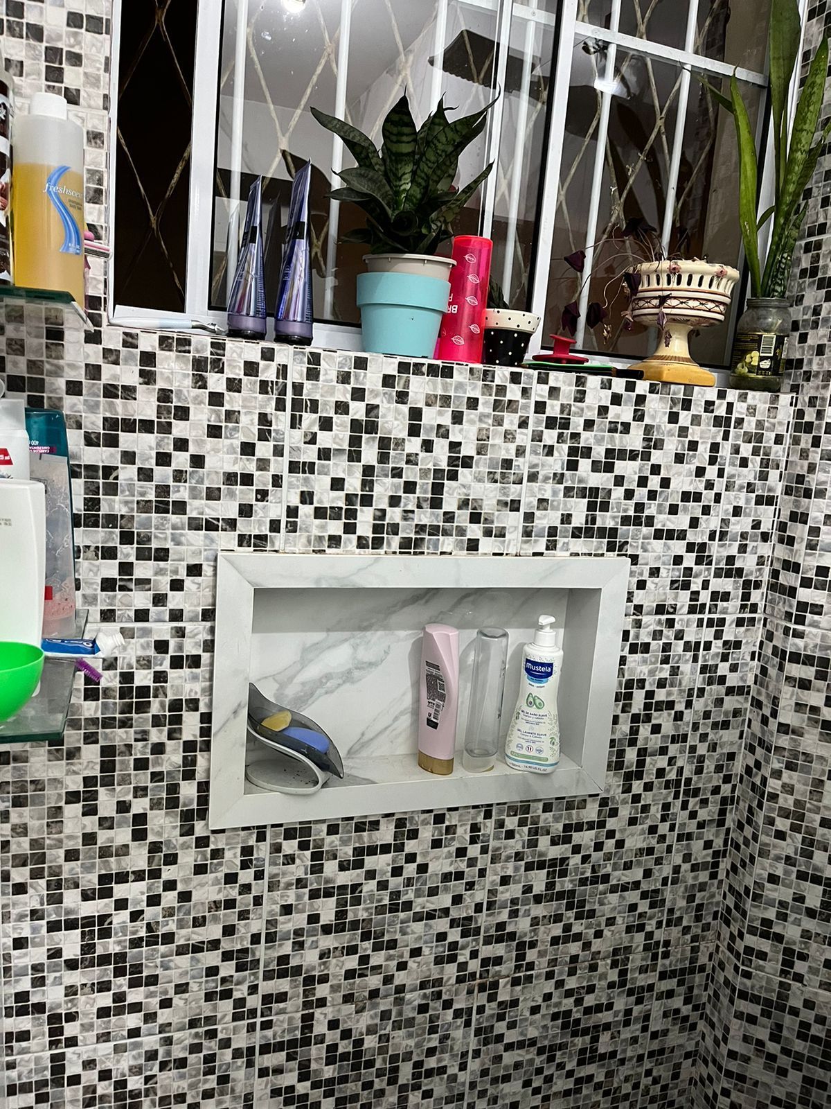 Ótimo apartamento térreo 2 dormitórios, com estacionamento, no coração do Bairro Menino Deus. — foto 18