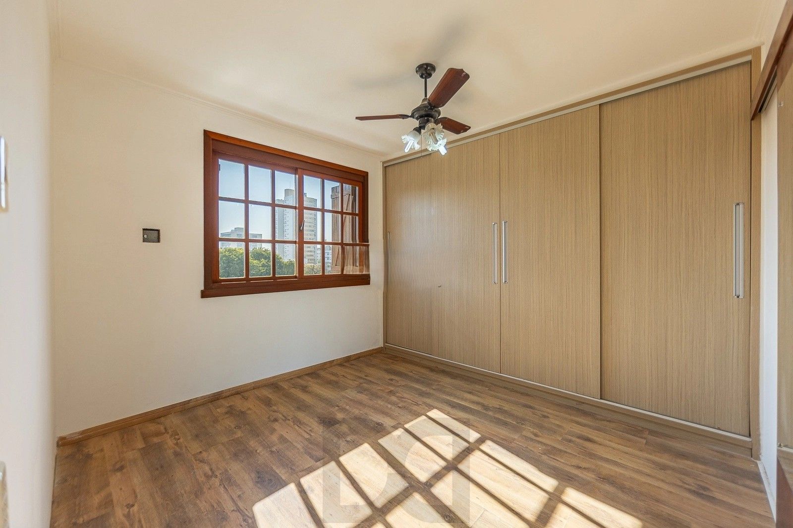 Cobertura duplex com 209,79m² de área privativa, conta com 3 dormitórios, 1 suíte e 2 vagas de garagem. — foto 11