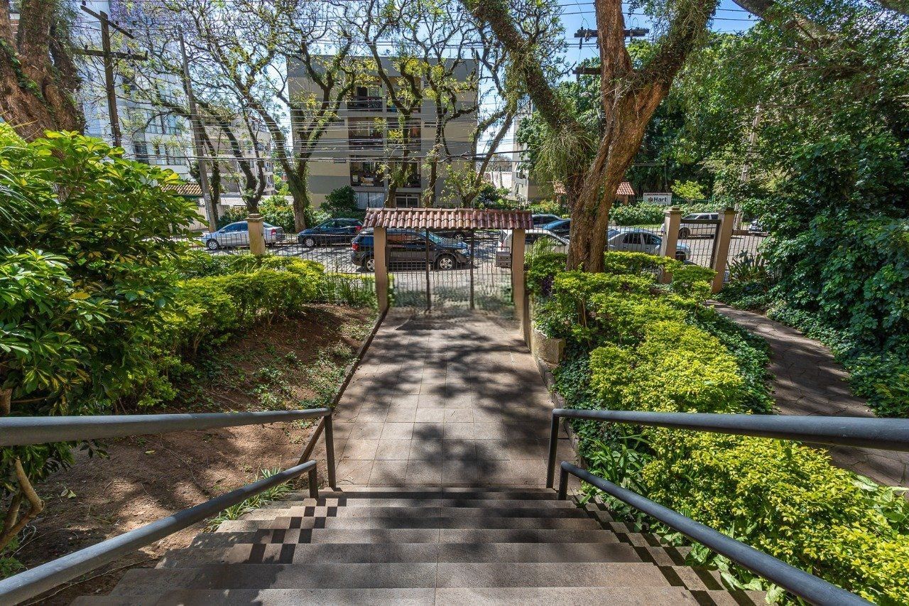 Belíssima cobertura com 153m2 de área privativa, com 3 dormitórios, um suíte e uma vaga de garagem. — foto 31
