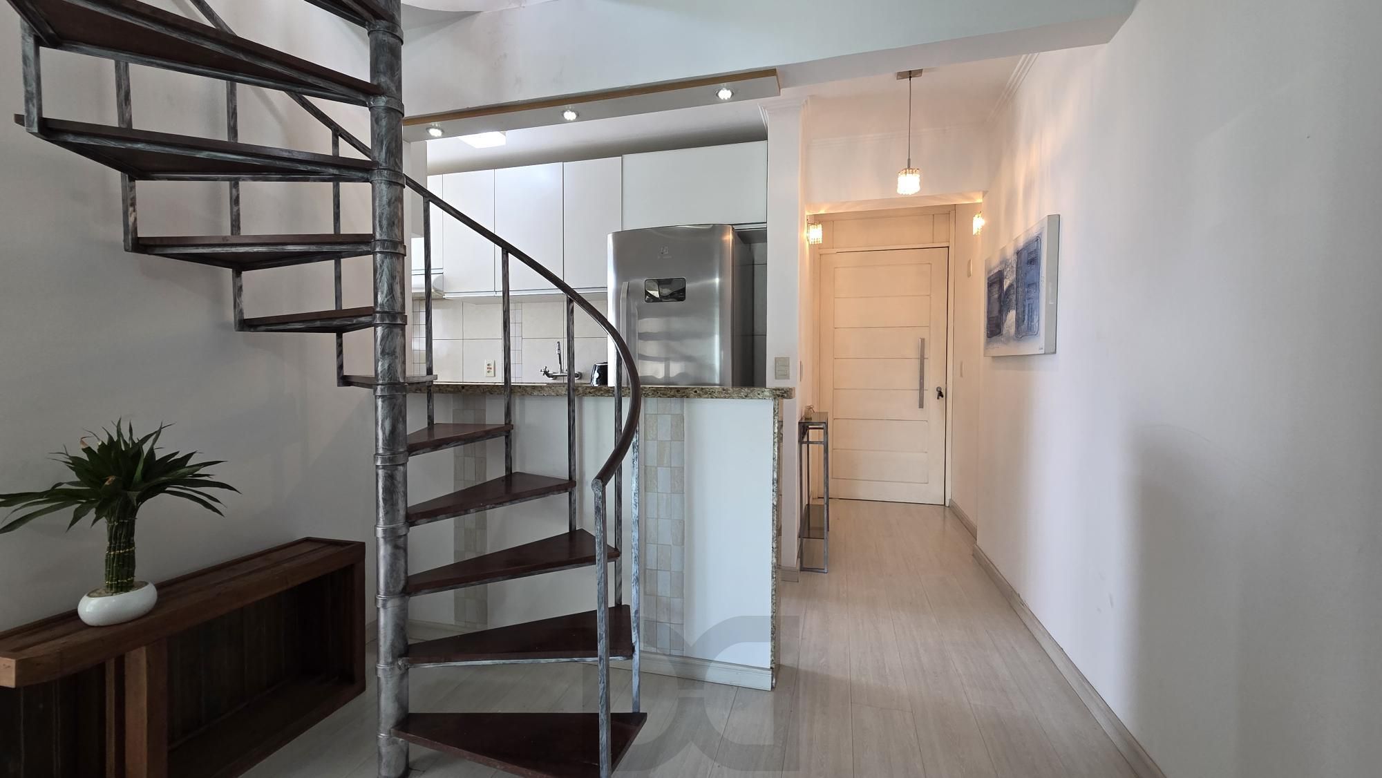 Cobertura duplex com 2 dormitórios e 1 vaga de garagem no bairro Menino Deus – 108,7 m² privativos — foto 2
