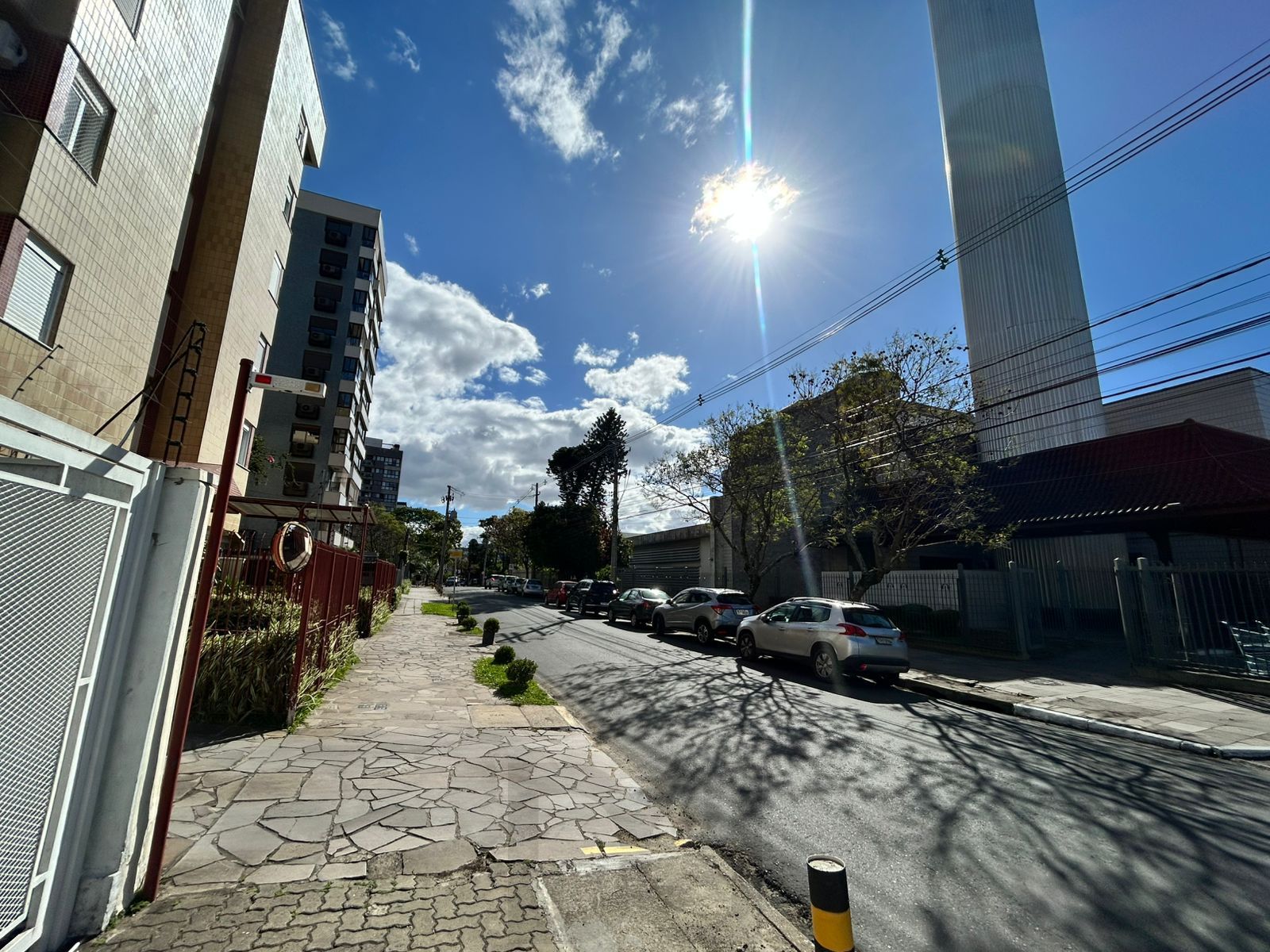 Apartamento 3 dormitórios com 2 vagas em frente ao Zaffari – Tristeza — foto 2