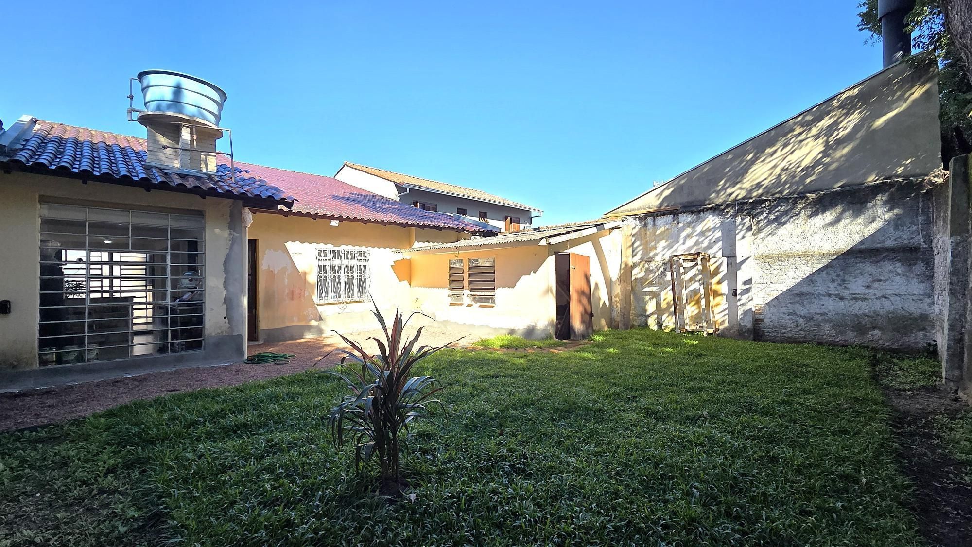 Casa térrea totalmente reformada, com 3 dormitórios, sendo 2 suítes e 2 vagas de garagem. — foto 21