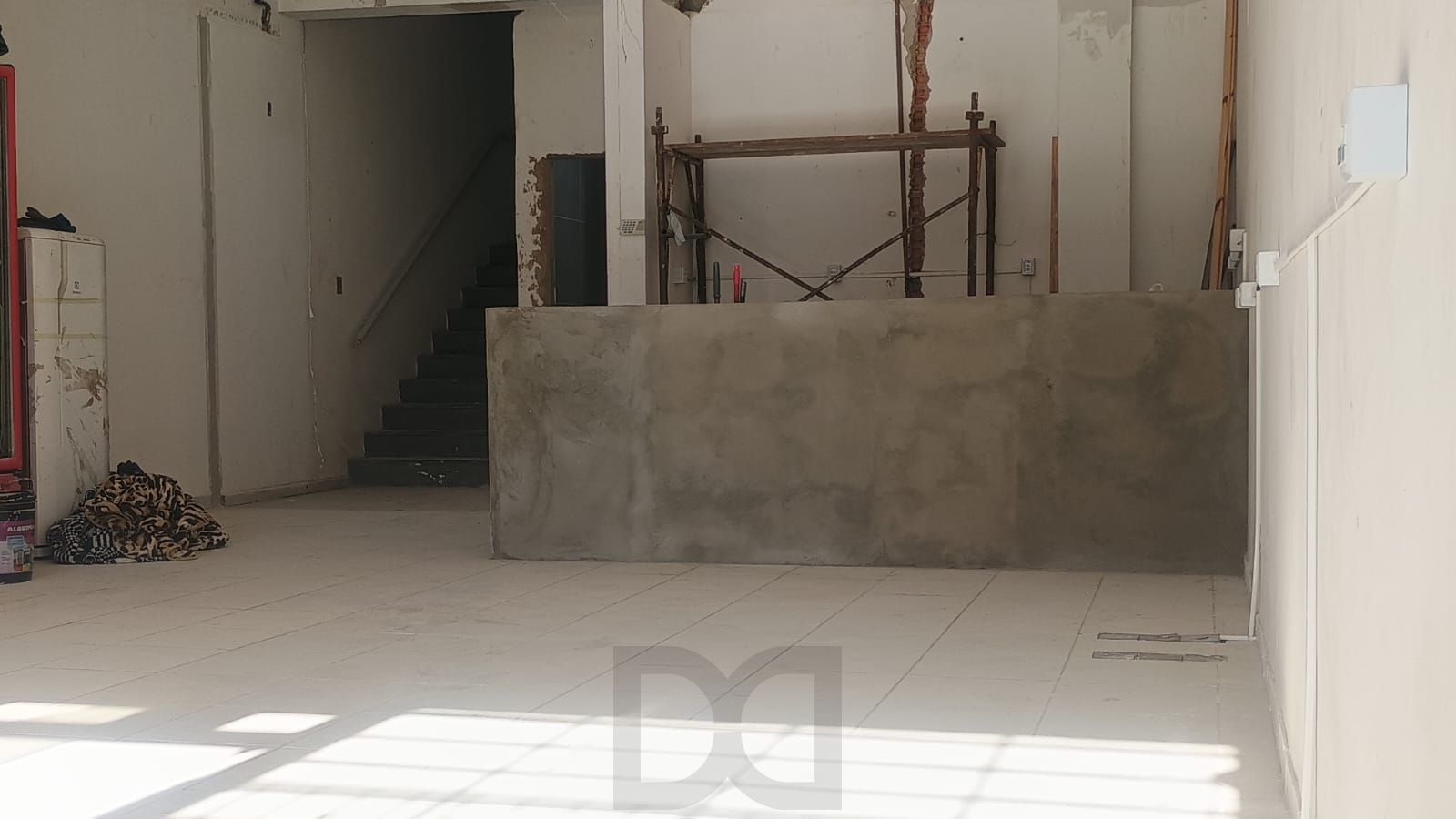 Excelente loja comercial na avenida Teresópolis, com sobreloja, 2 banheiros — foto 9