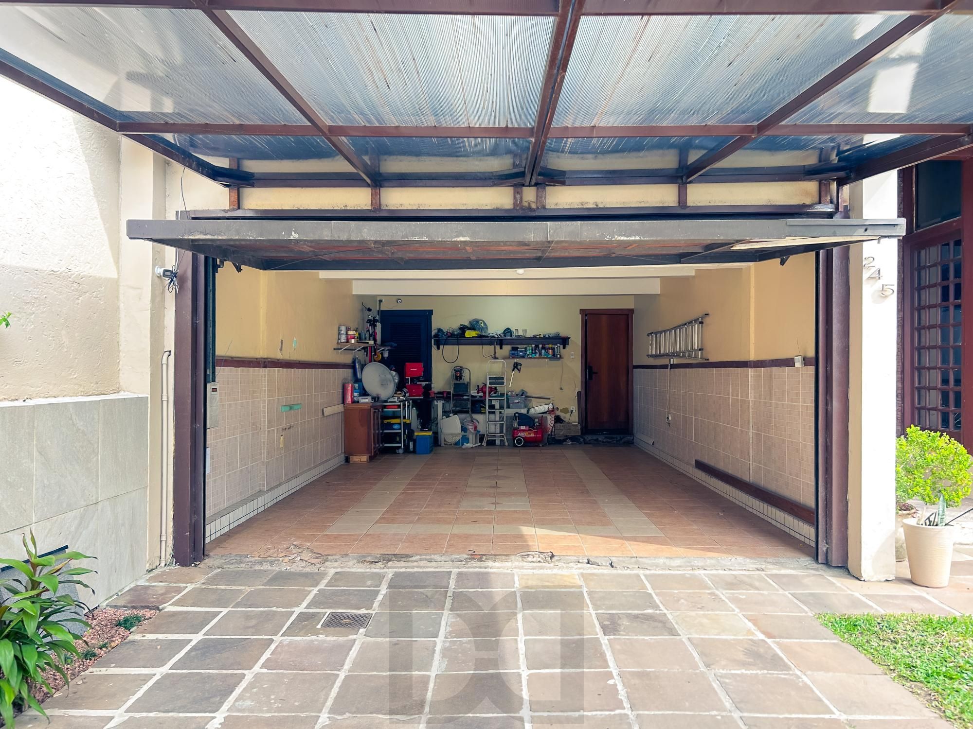 " Oportunidade" Linda Casa com 4 dormitórios, piscina, lareira e Salão de festas semimobiliada  Bairro Vila assunção — foto 6