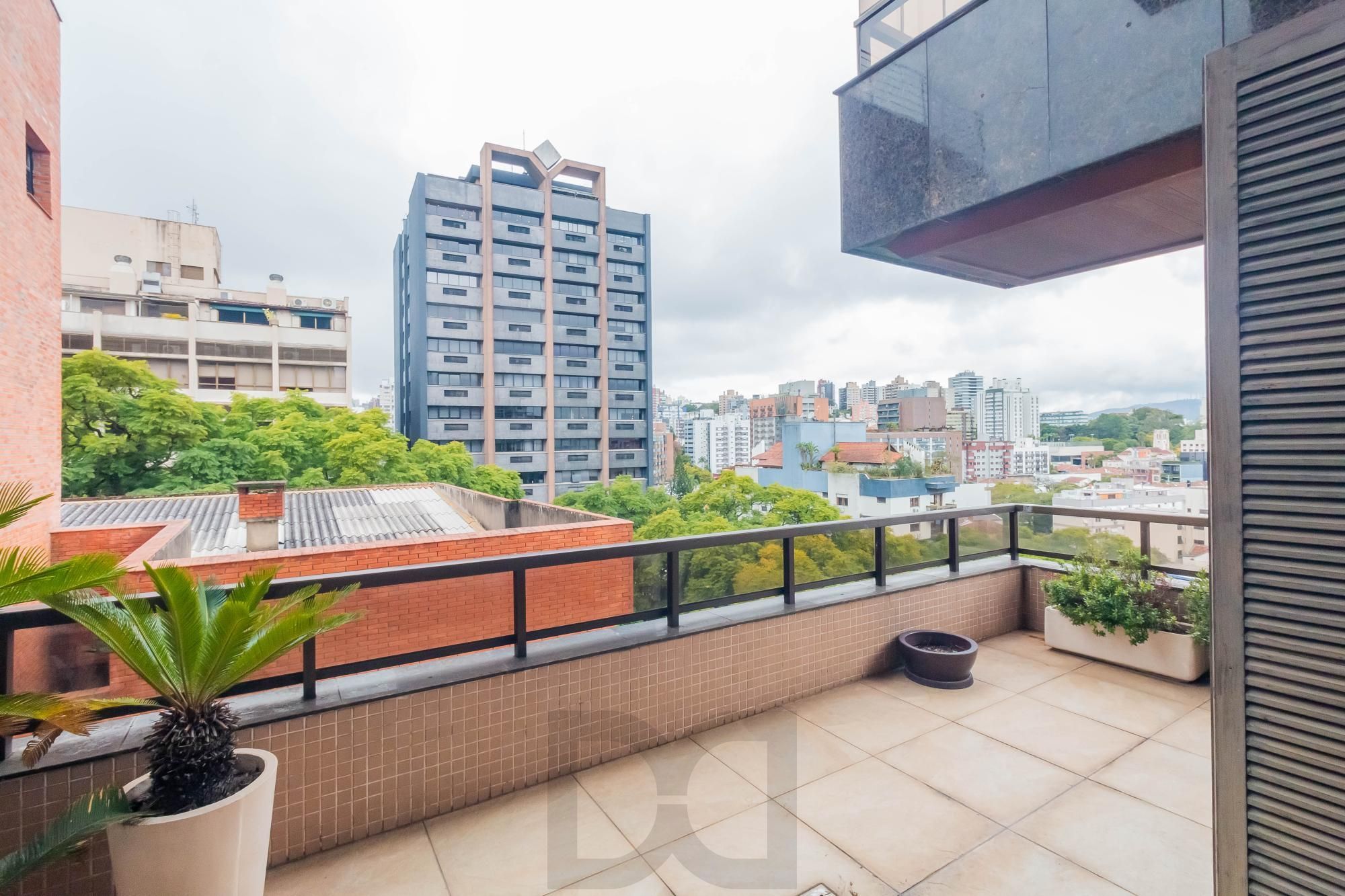 Maravilhoso apartamento no Bairro Moinhos de Vento com 4 dormitórios e 3 suítes. — foto 9