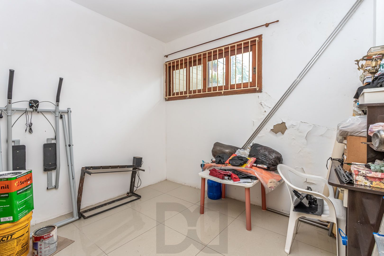 Excelente casa de dois pavimentos no bairro Ipanema, com 238m² de área privativa, 4 dormitórios, 1 suíte e 2 vagas de garagem. — foto 34